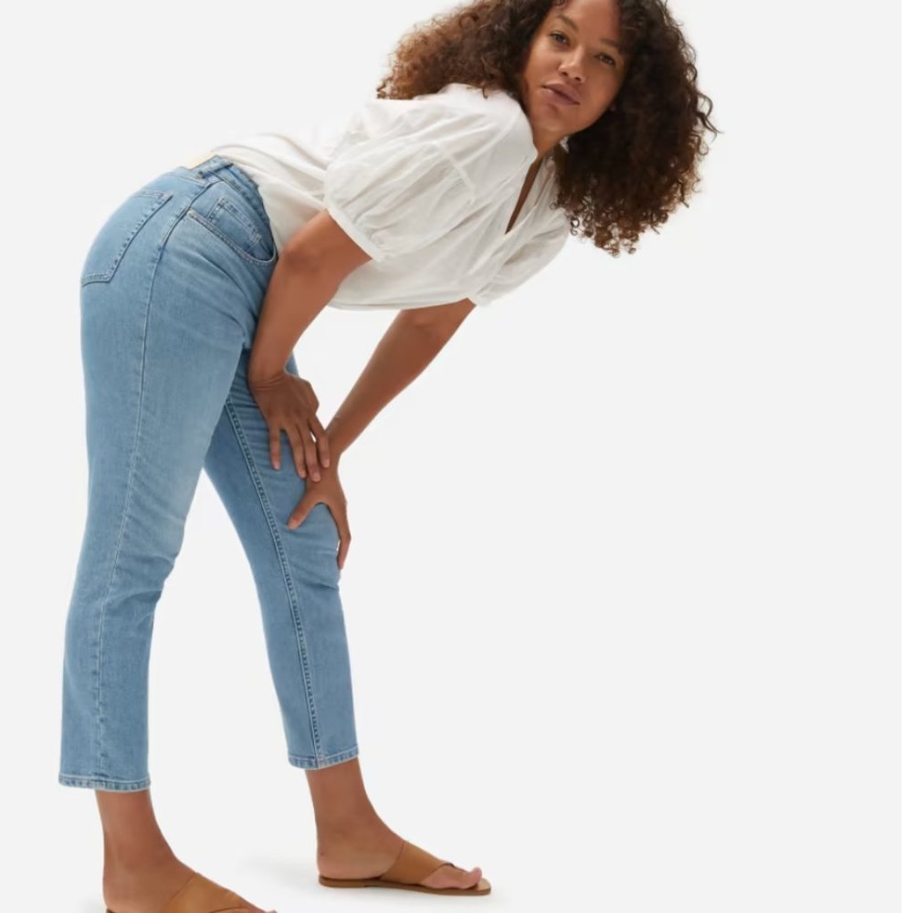 Everlane - The Curvy Cheeky® Straight Jean